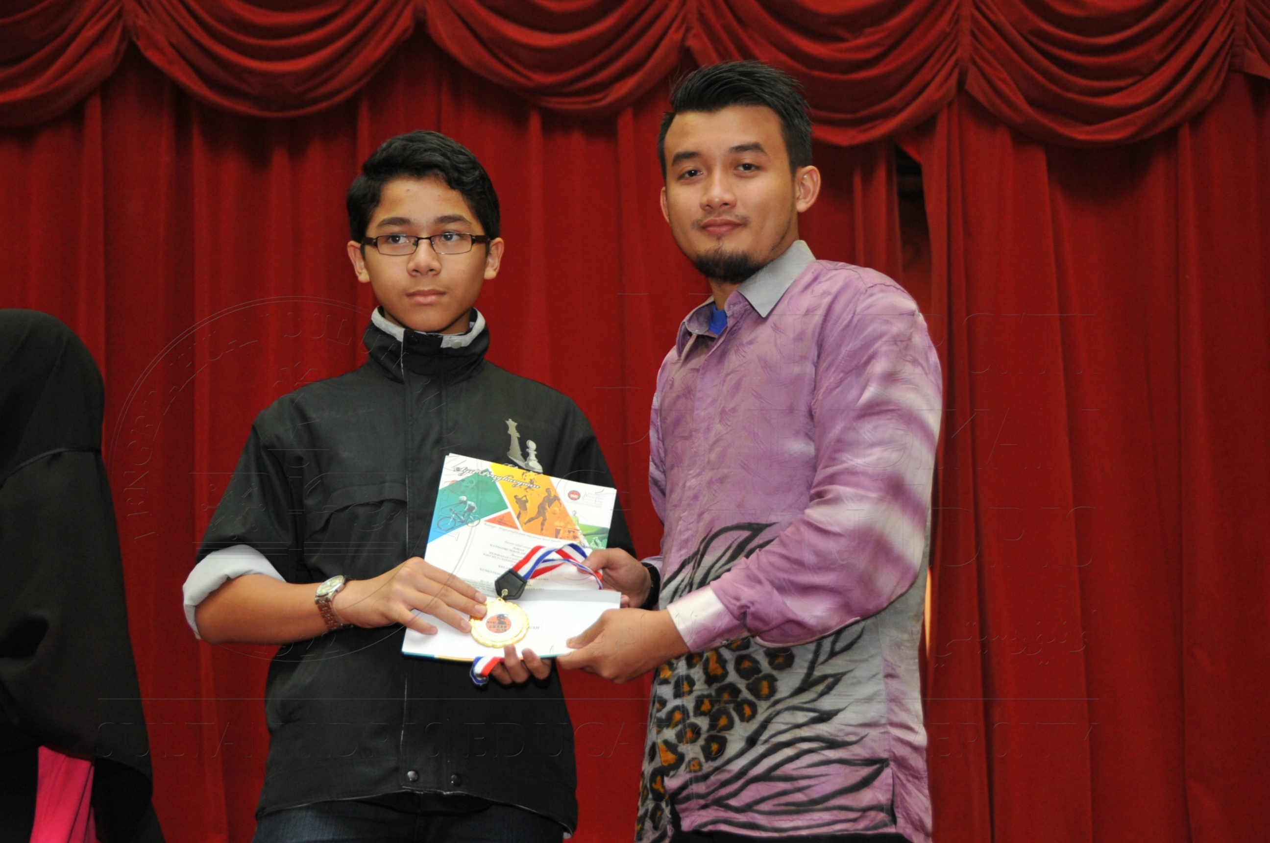 PRO15 158 CATUR HAS 9425